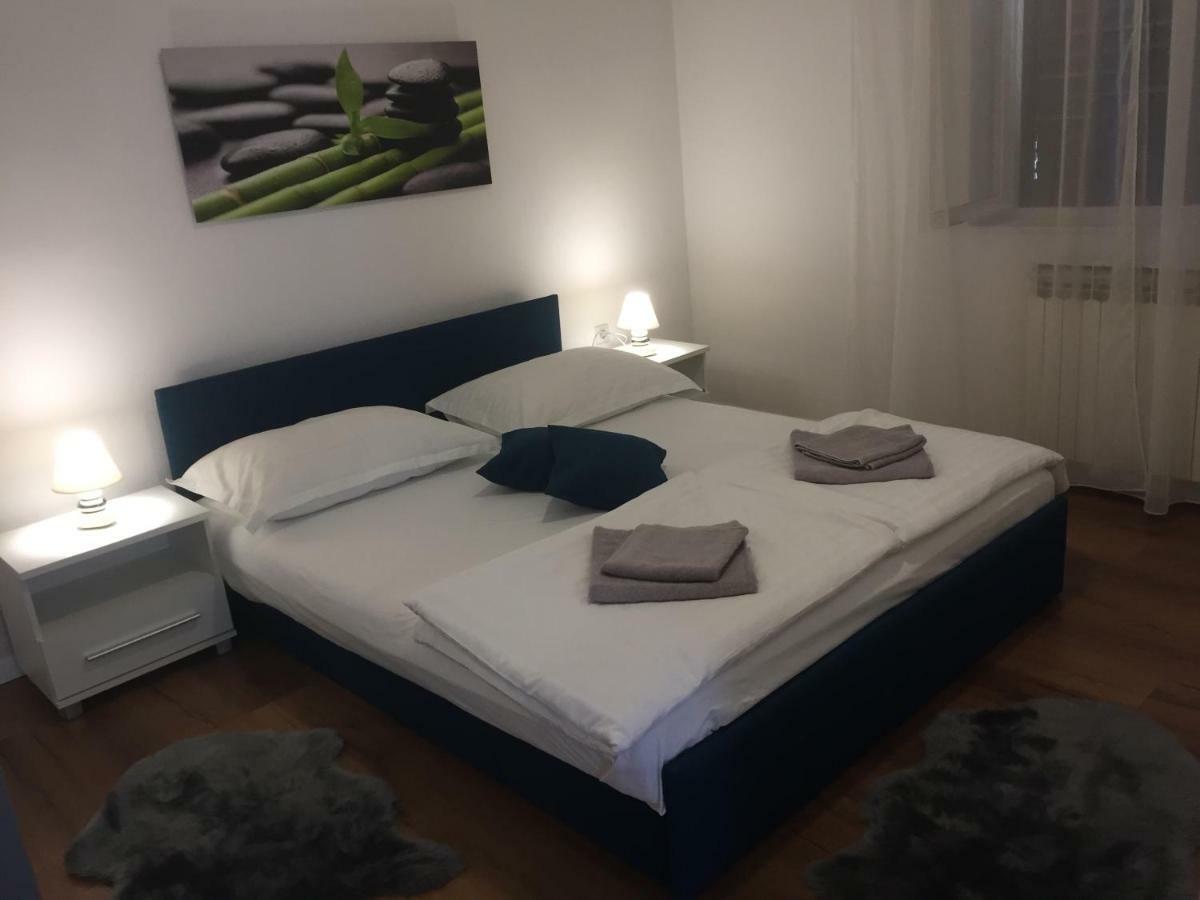 Bond Zadar
